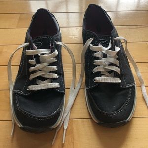 Black Dr Scholls sneakers